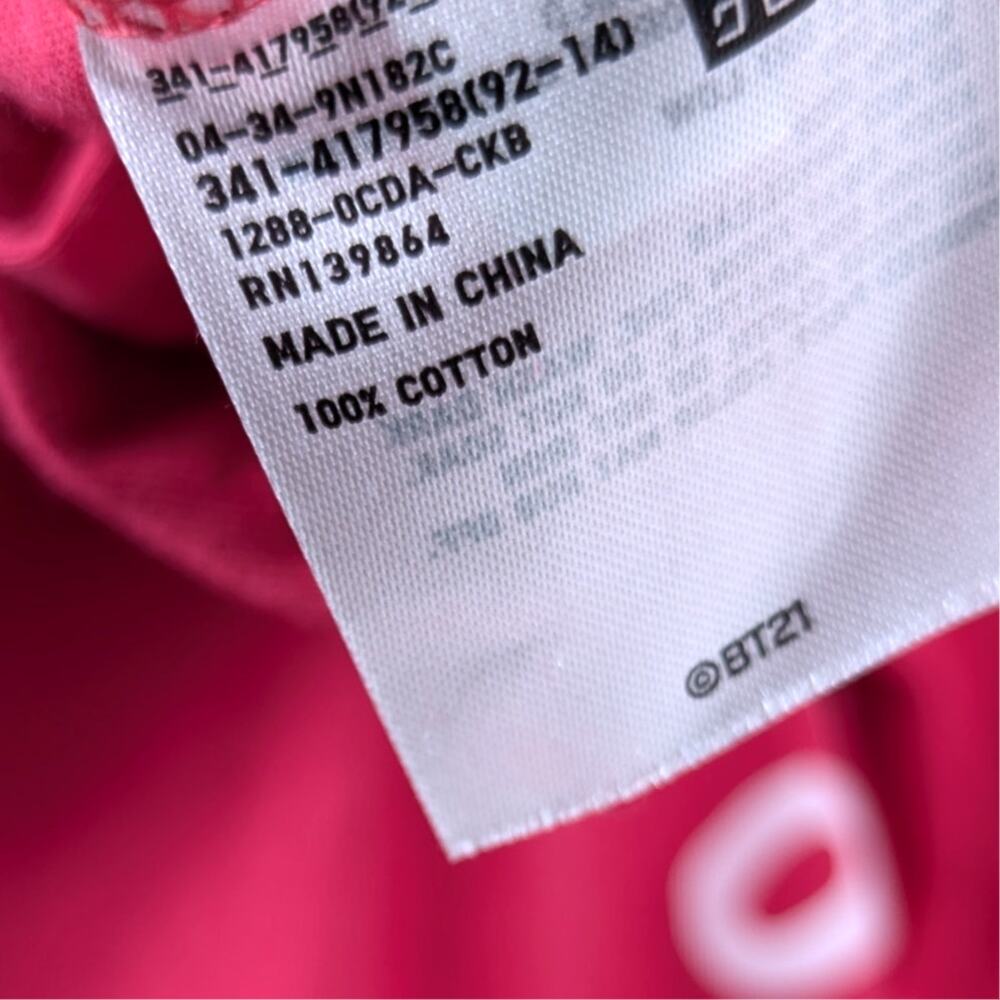 UNIQLO BT21 TATA Super Curious Red Graphic T-Shirt Mens Size M Casual Cotton Tee - Picture 3 of 4